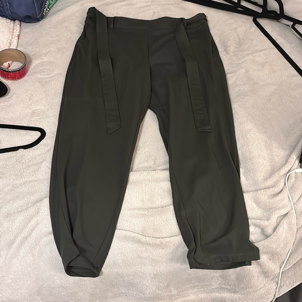 Army green stretchy business casual trousers L